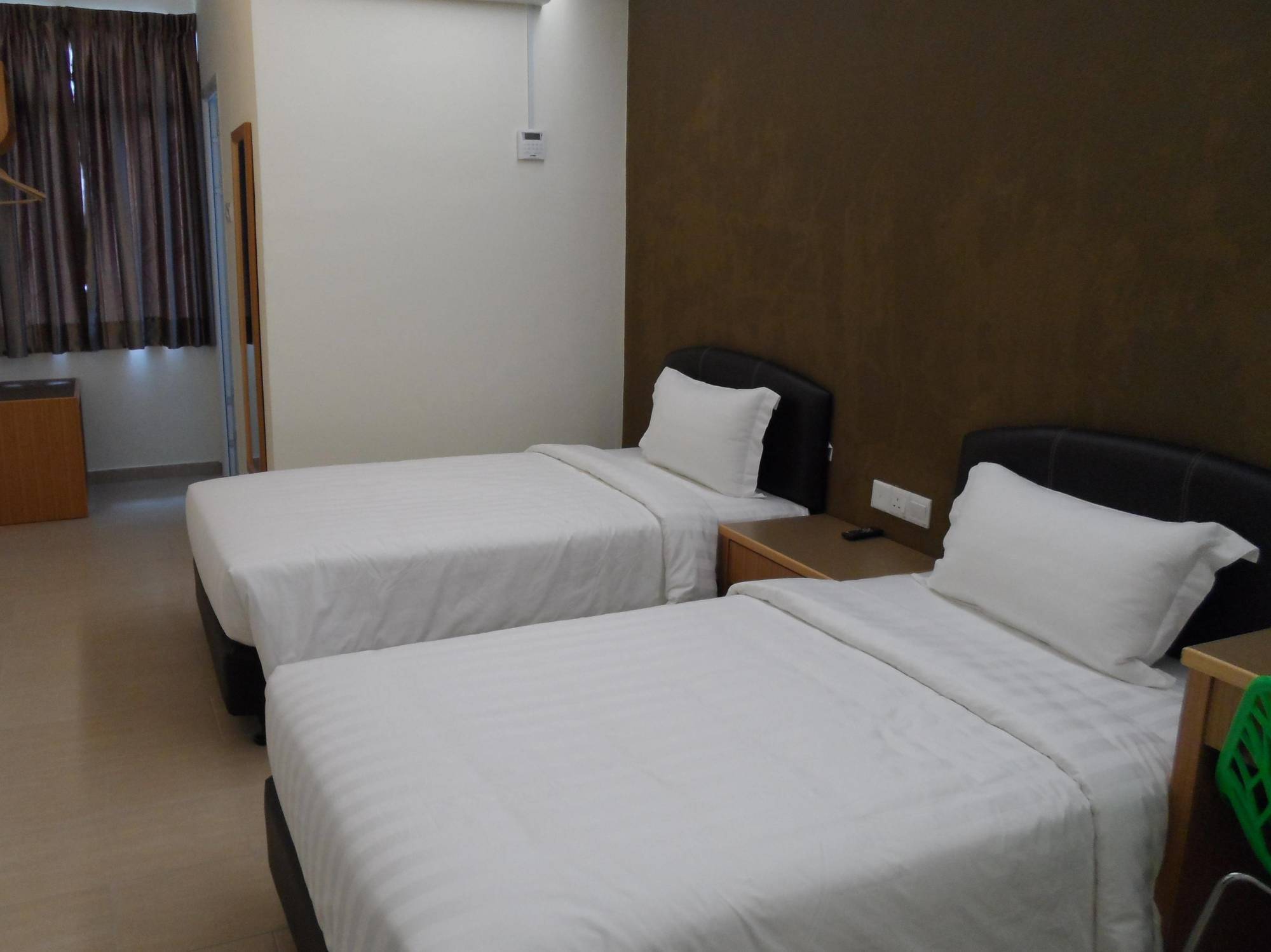 Hotel Grand Court Inn - Sungai Besar Kültér fotó